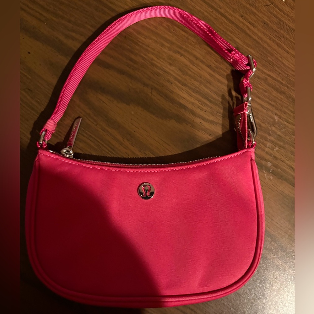 Lululemon City Essentials Mini